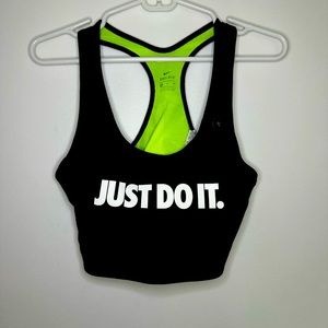 Nike Classic swoosh medium support sports bra